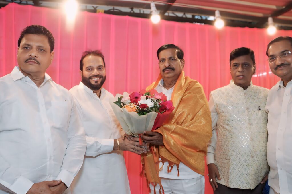 Political VIP Guest at Hanuman Chalisa & Birthday Gathering