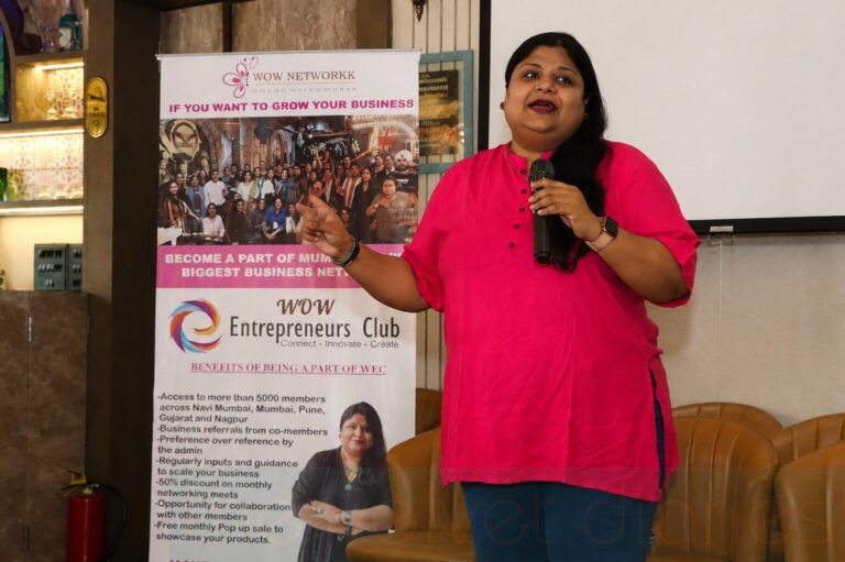 captured Speaker presenting during business networking event in Mumbai