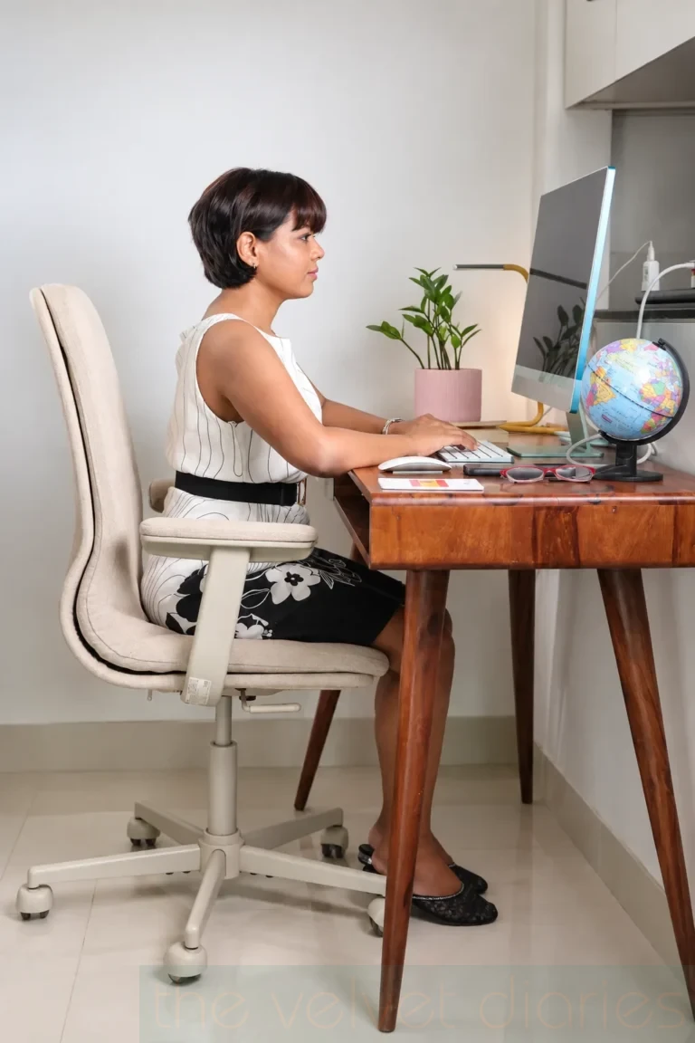 Professional businesswoman portrait working in goregaon mumbai